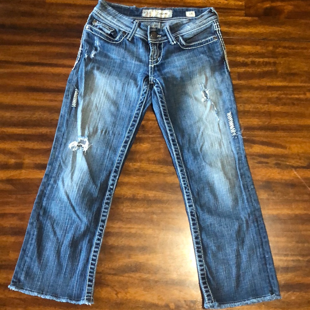 BKE Sabrina Jean Capris light wash with distress, size 24.
